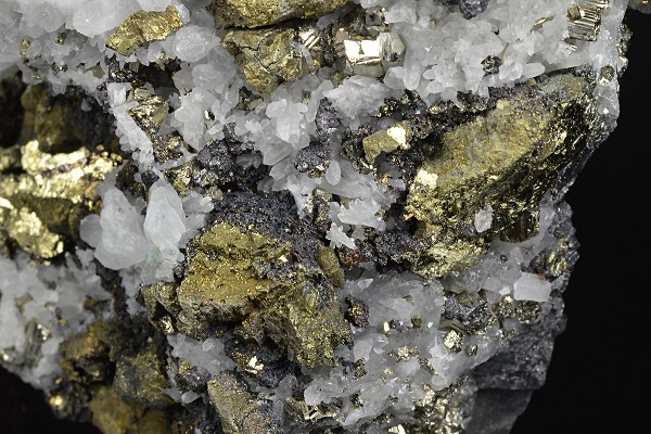 Chalcopyrite, Quartz, Pyrite, Sphalerite