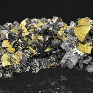 Octahedral Chalcopyrite, Sphalerite, Galena, Quartz