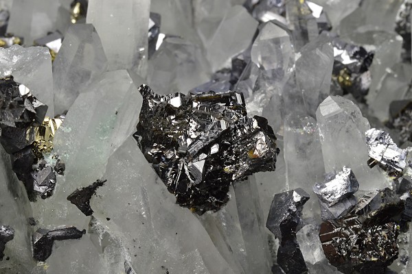 Quartz, Sphalerite, Galena, Chalcopyrite, Pyrite