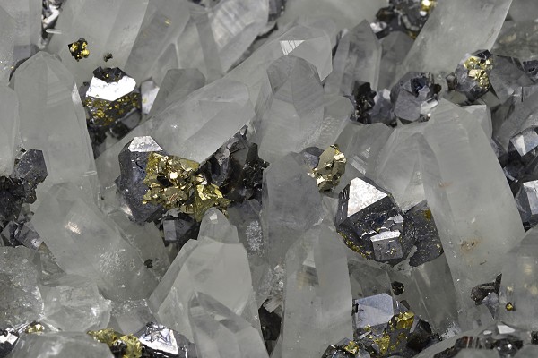 Quartz, Sphalerite, Galena, Chalcopyrite, Pyrite