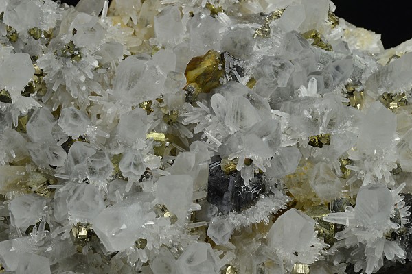 Quartz, Chalcopyrite, Pyrite, Sphalerite, Galena