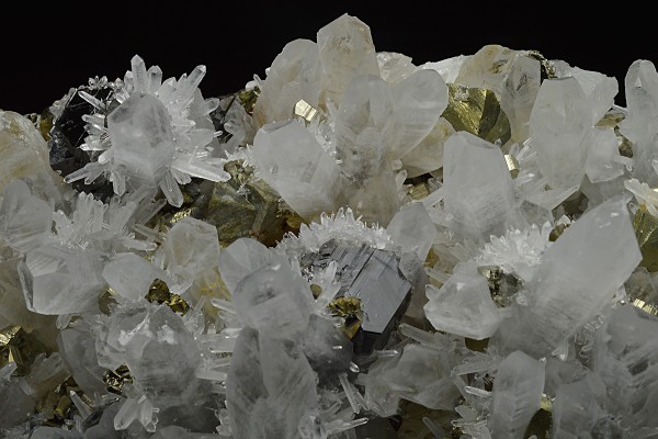 Quartz, Chalcopyrite, Pyrite, Sphalerite, Galena