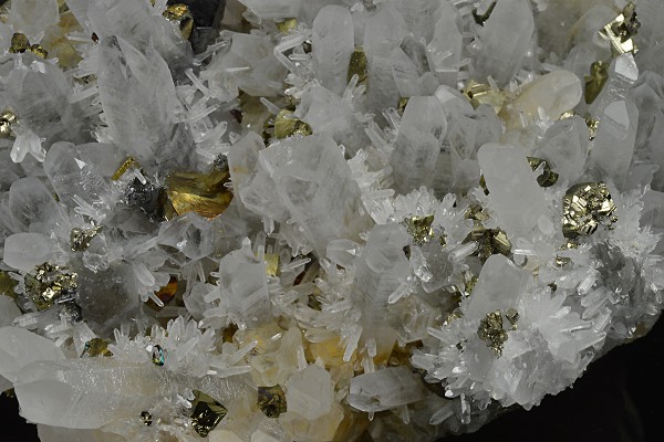 Quartz, Chalcopyrite, Pyrite, Sphalerite, Galena