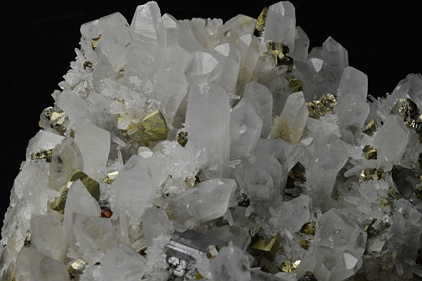 Quartz, Chalcopyrite, Pyrite, Sphalerite, Galena