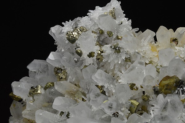Quartz, Chalcopyrite, Pyrite, Sphalerite, Galena