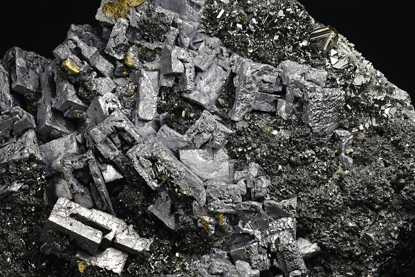 Skeletal Galena, Sphalerite, Chalcopyrite, Pyrite, Quartz