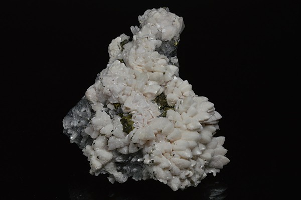 Mangano Calcite, Chalcopyrite, Quartz, Galena, Pyrite