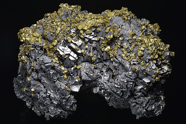 Chalcopyrite, Galena, Pyrite, Quartz, Calcite