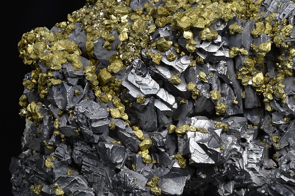 Chalcopyrite, Galena, Pyrite, Quartz, Calcite
