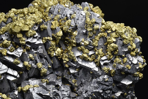 Chalcopyrite, Galena, Pyrite, Quartz, Calcite
