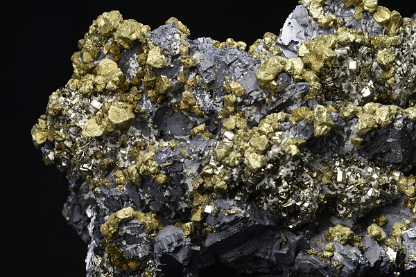 Chalcopyrite, Galena, Pyrite, Quartz, Calcite