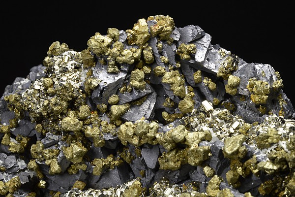 Chalcopyrite, Galena, Pyrite, Quartz, Calcite