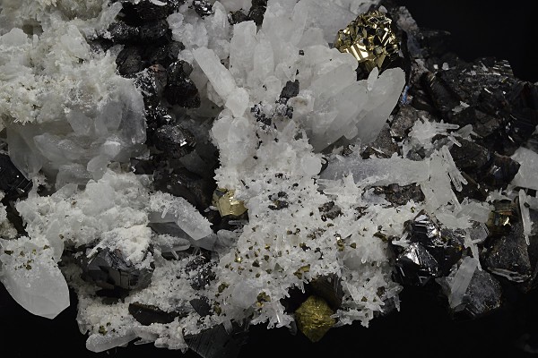 Sphalerite, Quartz, Pyrite, Galena, Chalcopyrite