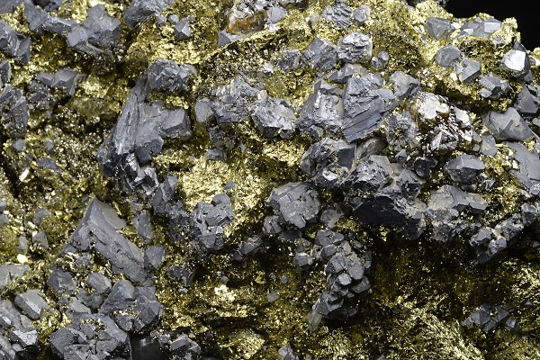Chalcopyrite, truncated Galena, Pyrite, Cleiophane