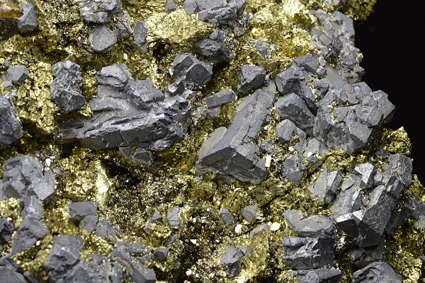 Chalcopyrite, truncated Galena, Pyrite, Cleiophane