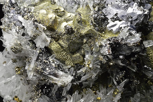 Chalcopyrite, Sphalerite, Quartz, Galena