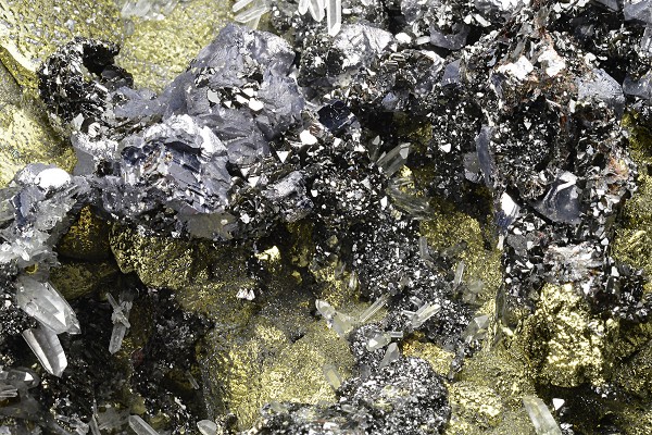 Chalcopyrite, Sphalerite, Quartz, Galena