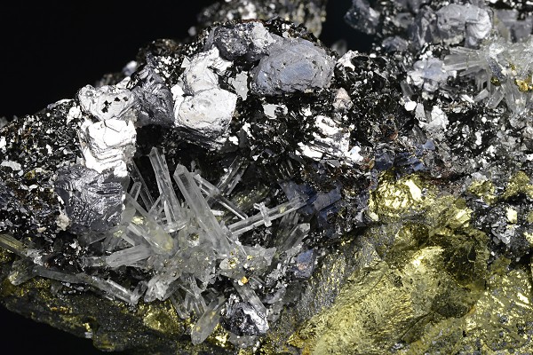 Chalcopyrite, Sphalerite, Quartz, Galena