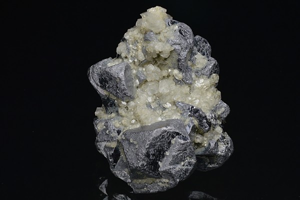Twinned and truncated Galena, Calcite