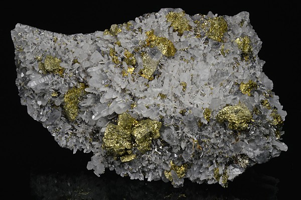 Chalcopyrite, Quartz, Pyrite, Galena