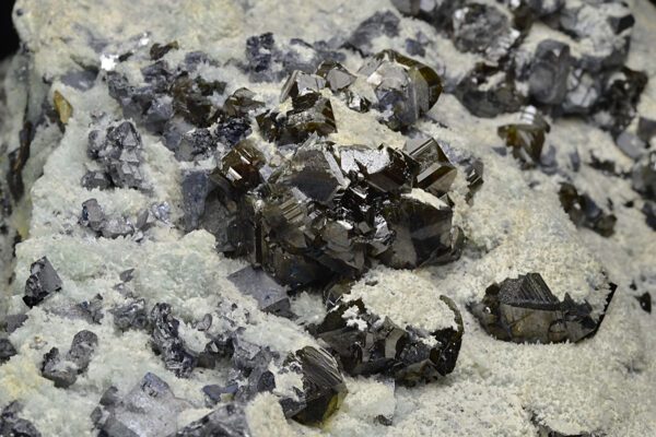 Galena, gem Sphalerite var.Cleiophane, Pyrite, Quartz