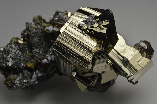 Pyrite, gem Sphalerite var.Cleiophane, Galena, Chalcopyrite