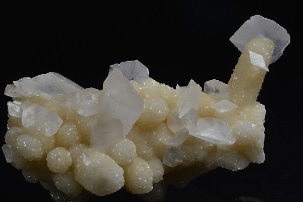 Two generations Calcite on Quartz