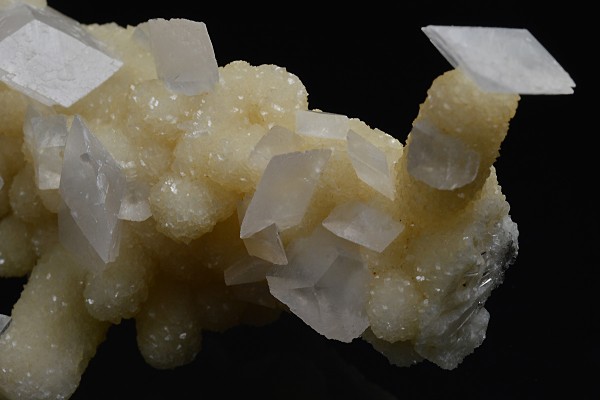 Two generations Calcite on Quartz