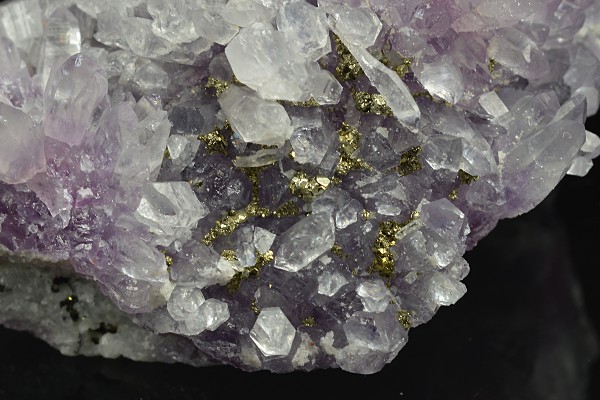 Quartz var.Amethyst, Pyrite