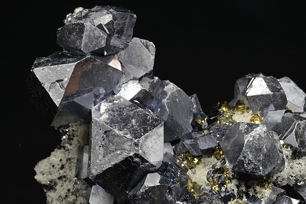 Truncated Galena, Chalcopyrite, Pyrite, Quartz