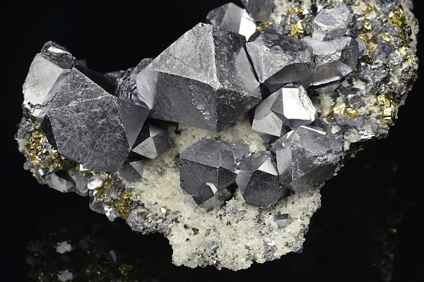 Truncated Galena, Chalcopyrite, Pyrite, Quartz