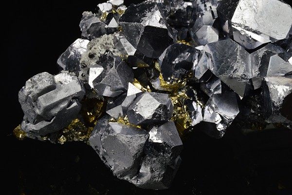 Truncated Galena, Chalcopyrite, Pyrite, Quartz