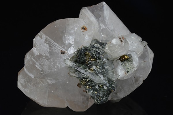 Manganoan Calcite, Quartz, Chalcopyrite
