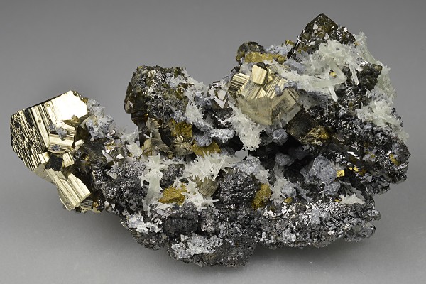 Pyrite, gem Sphalerite var.Cleiophane, Quartz, Galena, Chalcopyrite