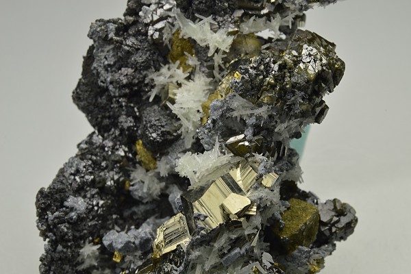 Pyrite, gem Sphalerite var.Cleiophane, Quartz, Galena, Chalcopyrite