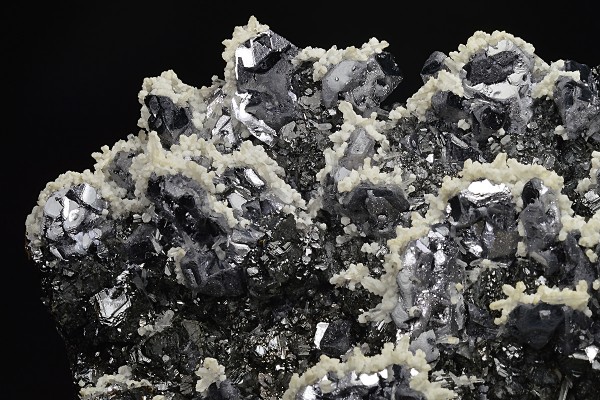 Spinel law twin Galena, Sphalerite, Quartz, Calcite