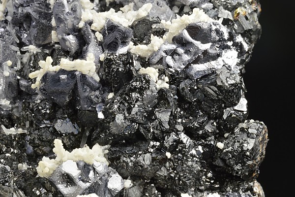 Spinel law twin Galena, Sphalerite, Quartz, Calcite