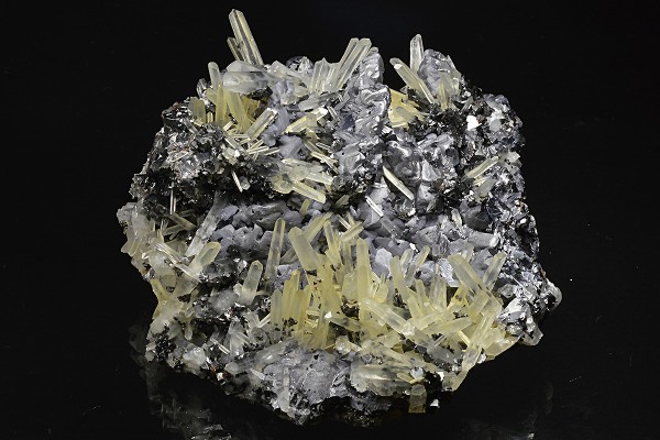 Quartz on twinned Galena, Sphalerite, Chalcopyrite