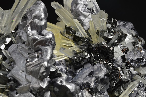 Quartz on twinned Galena, Sphalerite, Chalcopyrite