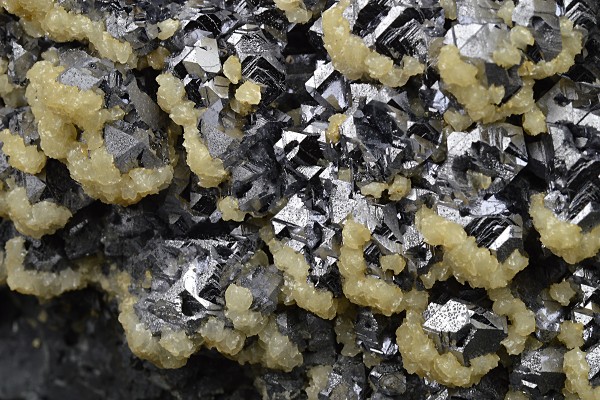 Spinel law twin Galena tinged with Calcite
