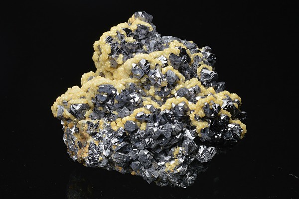 Spinel law twin Galena tinged with Calcite