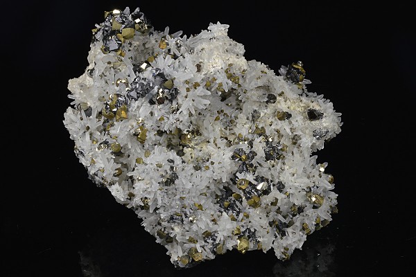Quartz, Chalcopyrite, Pyrite, Sphalerite