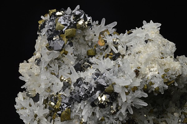 Quartz, Chalcopyrite, Pyrite, Sphalerite