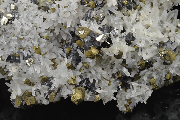 Quartz, Chalcopyrite, Pyrite, Sphalerite