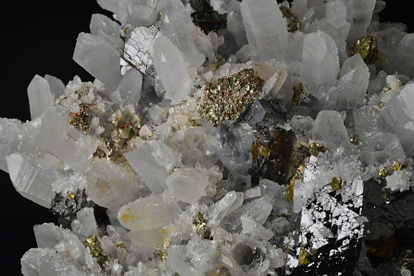 Quartz, Sphalerite, Pyrite, Chalcopyrite