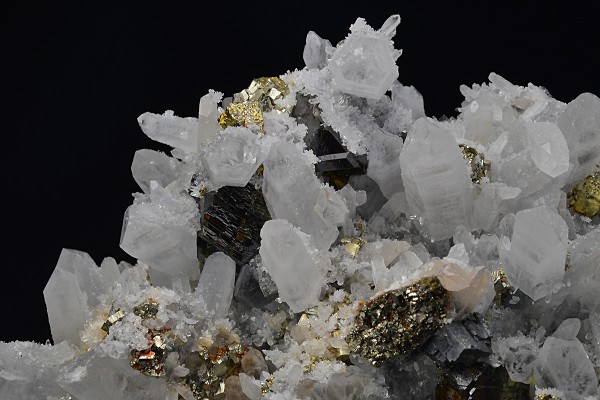 Quartz, Sphalerite, Pyrite, Chalcopyrite