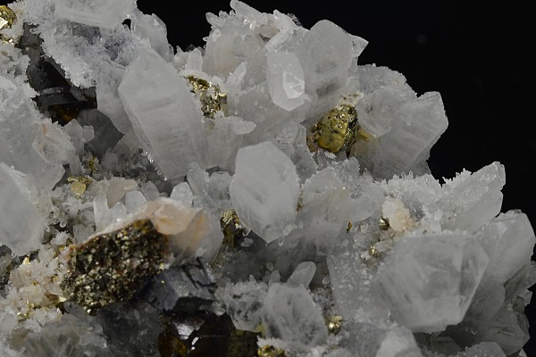 Quartz, Sphalerite, Pyrite, Chalcopyrite