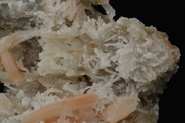 Stilbite, Chalcedony