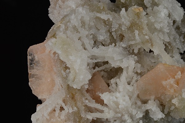 Stilbite, Chalcedony