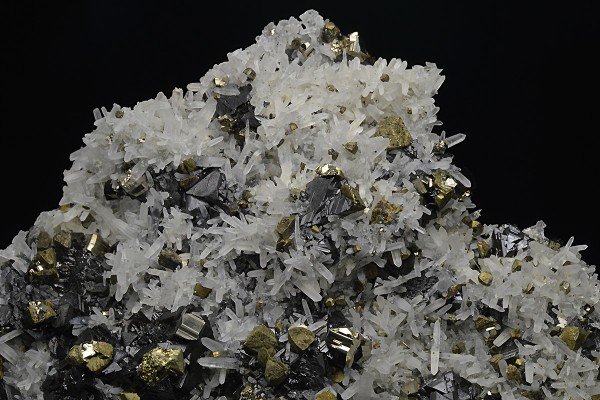 Quartz, Sphalerite, Chalcopyrite, Pyrite